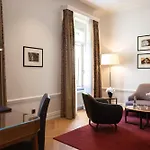Bellevue Palace Готель Берн