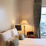 Bellevue Palace Готель Берн