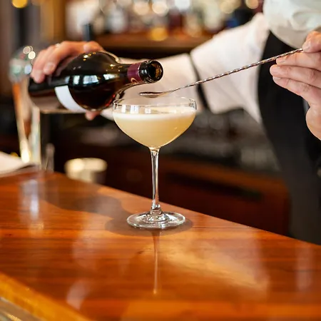 ベルビュー パレス ホテル 5*