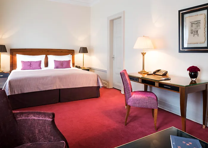 Bellevue Palace Готель 5*