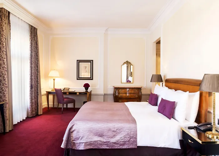 Bellevue Palace Готель